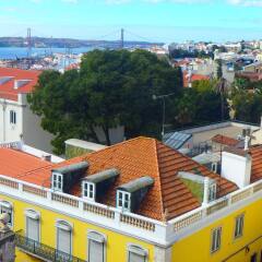 Hub New Lisbon Hostel бассейн