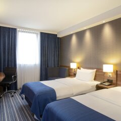 Отель Holiday Inn Express Neunkirchen комната для гостей