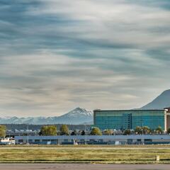 Отель Fairmont Vancouver Airport In-Terminal Hotel Канада, Ричмонд - 1 отзыв об отеле, цены и фото номеров - забронировать отель Fairmont Vancouver Airport In-Terminal Hotel онлайн пляж фото 2