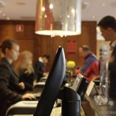 Отель Crowne Plaza Helsinki гостиничный бар