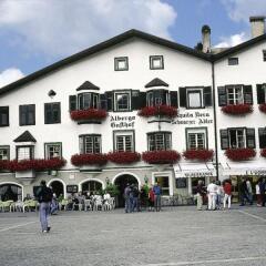 Hotel Aquila Nera - Schwarzer Adler Випитено парковка