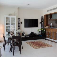 Отель HiGuests Vacation Homes - The Residences Дубай интерьер отеля фото 2