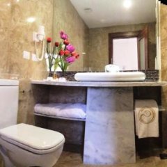 Delora Hotel and Suites in Aley, Lebanon from 147$, photos, reviews - zenhotels.com bathroom photo 2