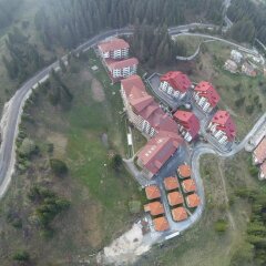 Отель Forest Nook Villas Болгария, Пампорово - отзывы, цены и фото номеров - забронировать отель Forest Nook Villas онлайн спортивное сооружение