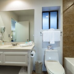 Отель Alexis Park All Suite Resort ванная фото 2