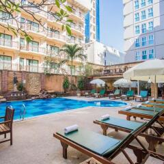 Отель Bella Villa Prima Hotel Таиланд, Паттайя - отзывы, цены и фото номеров - забронировать отель Bella Villa Prima Hotel онлайн бассейн фото 2