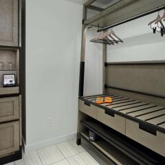 Отель Canopy By Hilton Columbus Downtown Short North США, Колумбус - отзывы, цены и фото номеров - забронировать отель Canopy By Hilton Columbus Downtown Short North онлайн сейф в номере