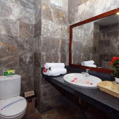 Отель Sunshine Hotel Вьетнам, Хойан - отзывы, цены и фото номеров - забронировать отель Sunshine Hotel онлайн ванная