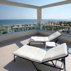 Отель Blaumar Hotel Salou Испания, Салоу - 7 отзывов об отеле, цены и фото номеров - забронировать отель Blaumar Hotel Salou онлайн бассейн фото 3