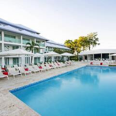 Отель Grand Paradise Playa Dorada - All Inclusive бассейн