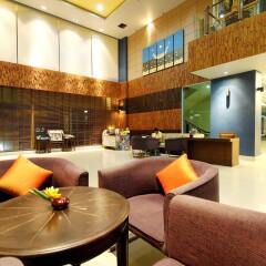 Отель Sea Breeze Jomtien Resort интерьер отеля