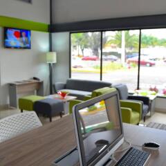Отель Wyndham Garden Guadalajara Expo спортивное сооружение