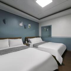 Sinchon Sisters Hostel комната для гостей фото 4