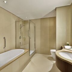Отель Courtyard by Marriott Riyadh Olaya ванная
