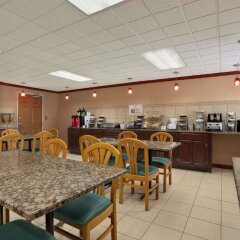 Отель Baymont Inn & Suites - Sullivan питание