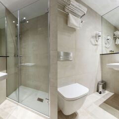 Отель Hostal Castilla II Puerta del Sol ванная фото 2