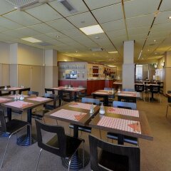 Отель Leonardo Hotel Amsterdam City Center Нидерланды, Амстердам - 12 отзывов об отеле, цены и фото номеров - забронировать отель Leonardo Hotel Amsterdam City Center онлайн питание фото 2
