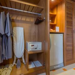 Отель Best Western Premier Bangtao Beach Resort And Spa Пхукет сейф в номере