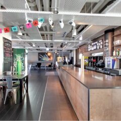 Отель ONE80° Hostels Berlin Германия, Берлин - - забронировать отель ONE80° Hostels Berlin, цены и фото номеров гостиничный бар фото 2