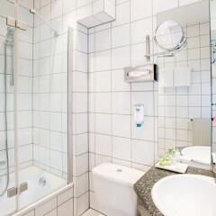 Отель NH Frankfurt Villa ванная фото 2