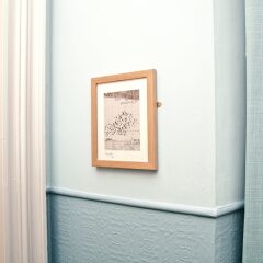 Отель Brighton House сейф в номере