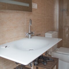 Отель Living Valencia - Tetuán Испания, Валенсия - отзывы, цены и фото номеров - забронировать отель Living Valencia - Tetuán онлайн ванная фото 2