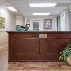 Отель Days Inn by Wyndham Asheville West интерьер отеля
