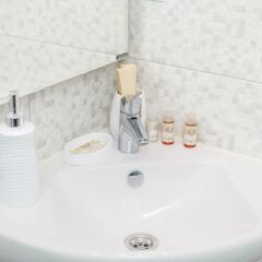 Гостиница ВИП-апартаменты на ул. Тюльпанова в Сочи отзывы, цены и фото номеров - забронировать гостиницу ВИП-апартаменты на ул. Тюльпанова онлайн ванная фото 3