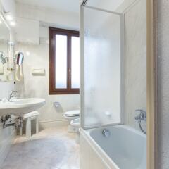 Отель Albergo San Marco Италия, Венеция - 6 отзывов об отеле, цены и фото номеров - забронировать отель Albergo San Marco онлайн ванная фото 2