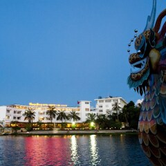 Отель Huong Giang Hotel Resort & Spa Вьетнам, Хюэ - 1 отзыв об отеле, цены и фото номеров - забронировать отель Huong Giang Hotel Resort & Spa онлайн приотельная территория фото 2