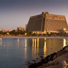 Отель Radisson Blu Resort, Sharjah ОАЭ, Шарджа - 6 отзывов об отеле, цены и фото номеров - забронировать отель Radisson Blu Resort, Sharjah онлайн пляж