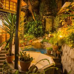 Gringo Bill's Boutique Hotel бассейн