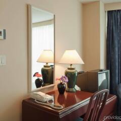 Отель Rosedale On Robson Suite Hotel Канада, Ванкувер - отзывы, цены и фото номеров - забронировать отель Rosedale On Robson Suite Hotel онлайн комната для гостей фото 2