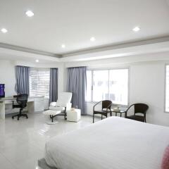 Отель The Grand Suree Residence Бангкок комната для гостей фото 2