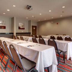 Holiday Inn Express Hotel & Suites MERIDIAN