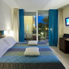 Отель Mercure Rimini Lungomare Италия, Римини - 8 отзывов об отеле, цены и фото номеров - забронировать отель Mercure Rimini Lungomare онлайн комната для гостей фото 5