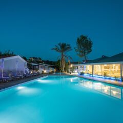Отель Coral Blue Beach бассейн