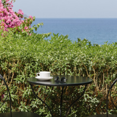 Отель Douka Seafront Residences пляж