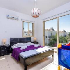 Отель Villa Margarita for Kids Кипр, Протарас - отзывы, цены и фото номеров - забронировать отель Villa Margarita for Kids онлайн комната для гостей фото 5