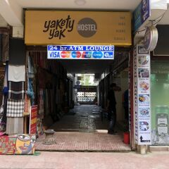 Отель Yakety Yak Hostel Непал, Катманду - отзывы, цены и фото номеров - забронировать отель Yakety Yak Hostel онлайн банкомат