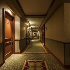 Отель Place Dupuis Montréal Downtown - An Ascend Hotel Collection Канада, Монреаль - отзывы, цены и фото номеров - забронировать отель Place Dupuis Montréal Downtown - An Ascend Hotel Collection онлайн интерьер отеля фото 2
