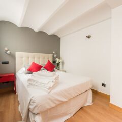 Отель Atocha Teatro Calderón City Center сейф в номере