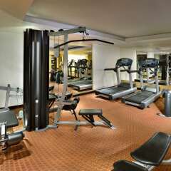 Отель Four Points by Sheraton New Delhi, Airport Highway фитнесс-зал