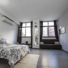 Апартаменты Boutique Studio Рамат-Ган сейф в номере
