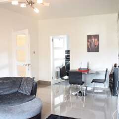 Отель 2 Bedroom Edinburgh Apartment Close To Airport Великобритания, Эдинбург - отзывы, цены и фото номеров - забронировать отель 2 Bedroom Edinburgh Apartment Close To Airport онлайн комната для гостей фото 4