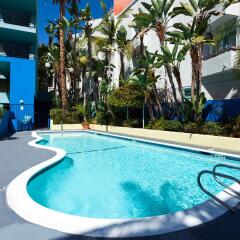 Ramada Plaza Hotel & Suites - West Hollywood бассейн