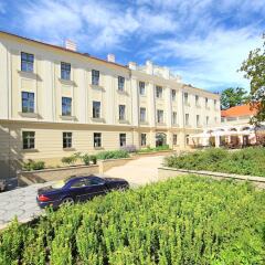 Anna Grand Hotel парковка