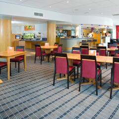 Отель Holiday Inn Express Bath питание фото 2