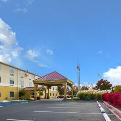 Отель Comfort Inn парковка