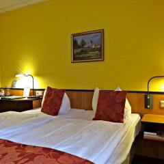 Hotel Landhaus Dierkow сейф в номере